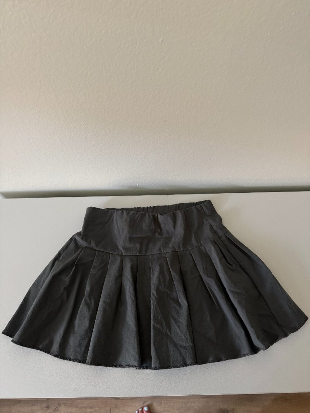 Pretty Little Thing Grey Pleated Mini Skirt